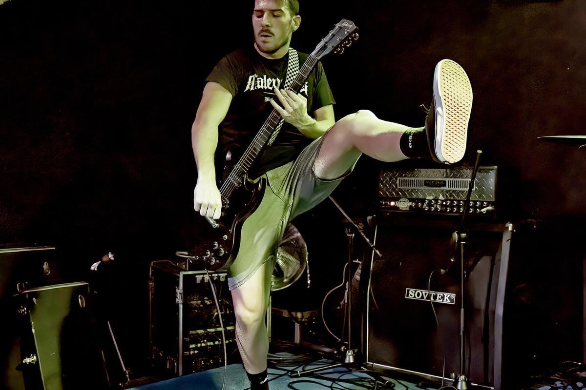 Reportaje de Huts en la sala Mendigo, Barakaldo 29-10-2022