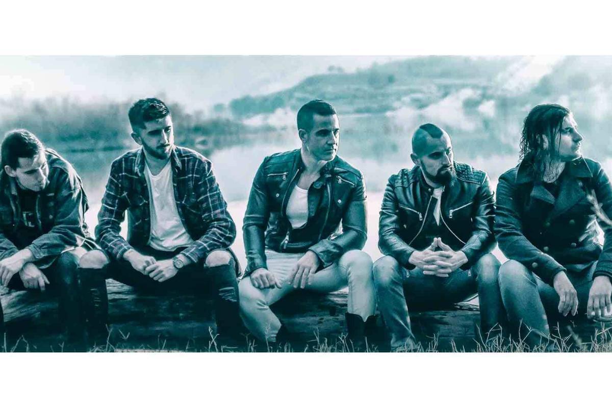 Scarecrow Avenue estrena versión de Extremoduro “La Vereda De La Puerta De Atrás”