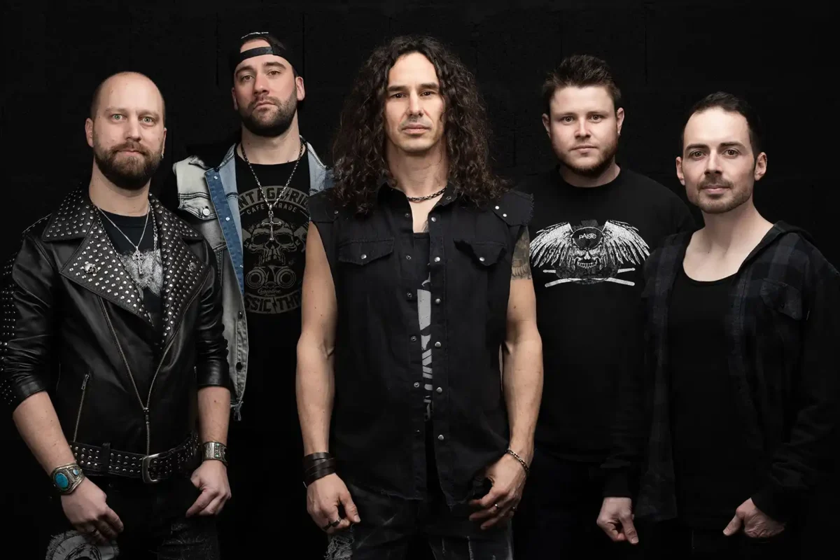 Fire Rose estrena videoclip “Heroes”