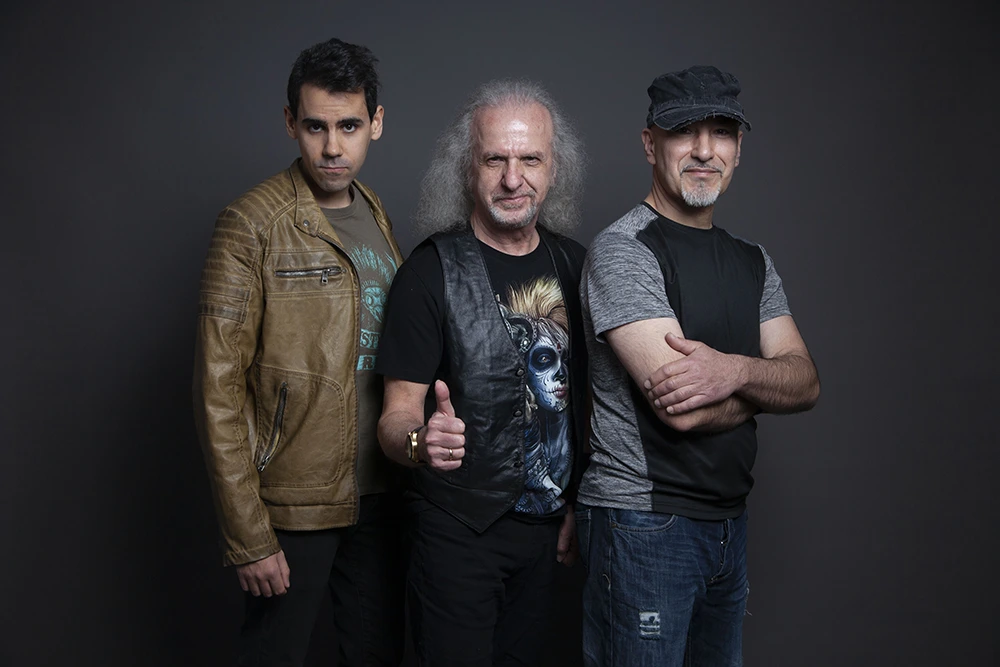 Armando De Castro Band ficha por The Fish Factory