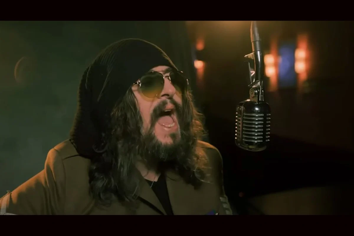 King Sapo estrena videoclip “Tren en una Postal”