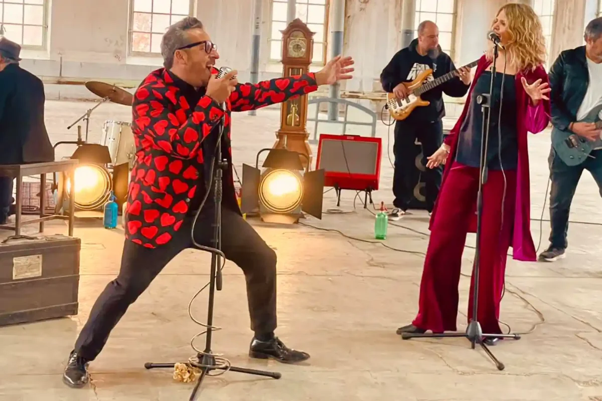 Predicador JJ Bolton & Old Stars Ska Cover Band estrena cover de Hombres G