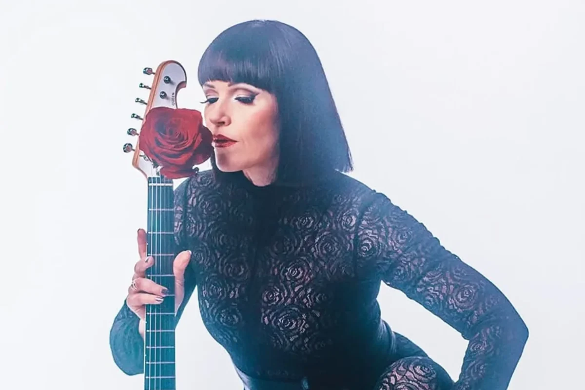 Ya a la venta el nuevo disco de Erja Lyytinen “Smell the Roses”