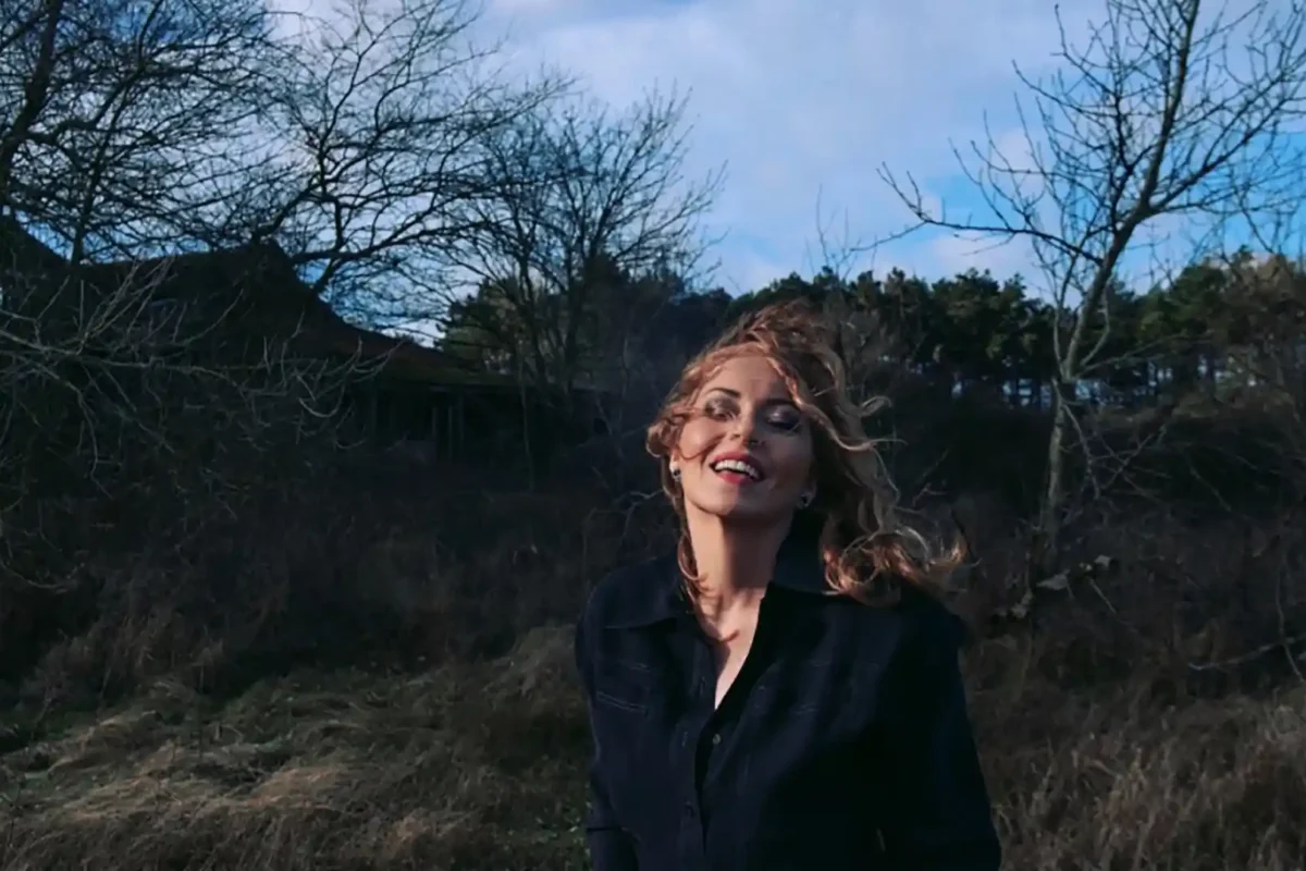 Anneke van Giersbergen estrena Lyric Video “When I Die”