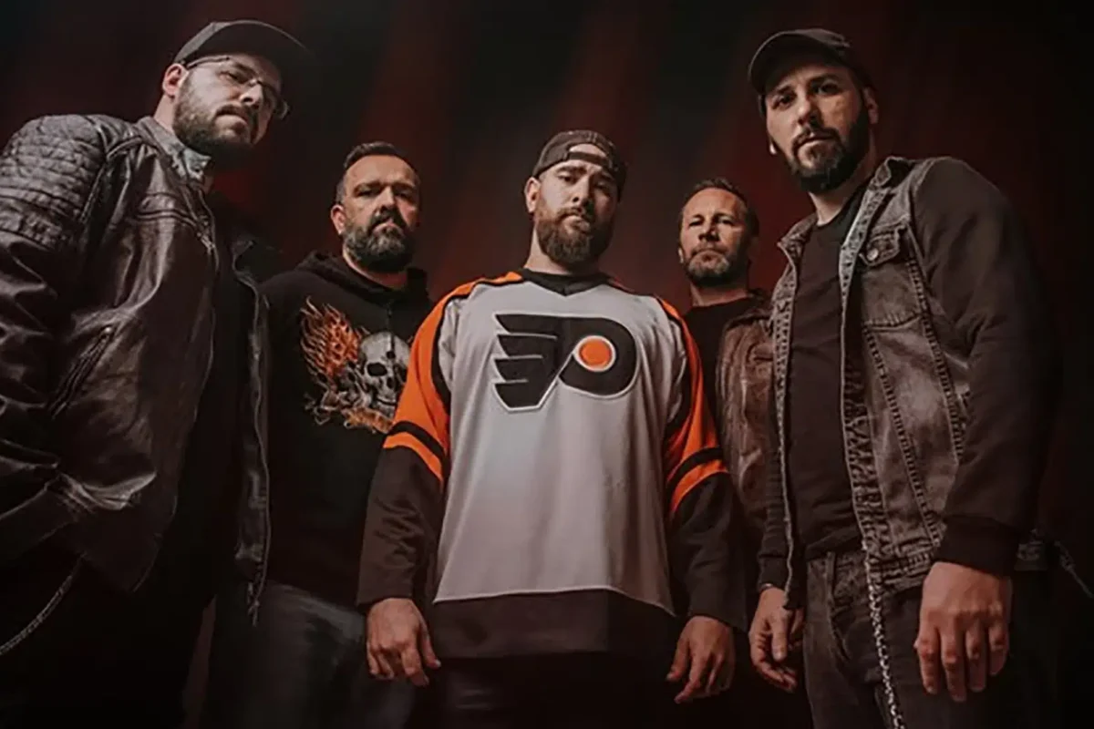 Santonegro publica su nuevo disco «Falling Down»