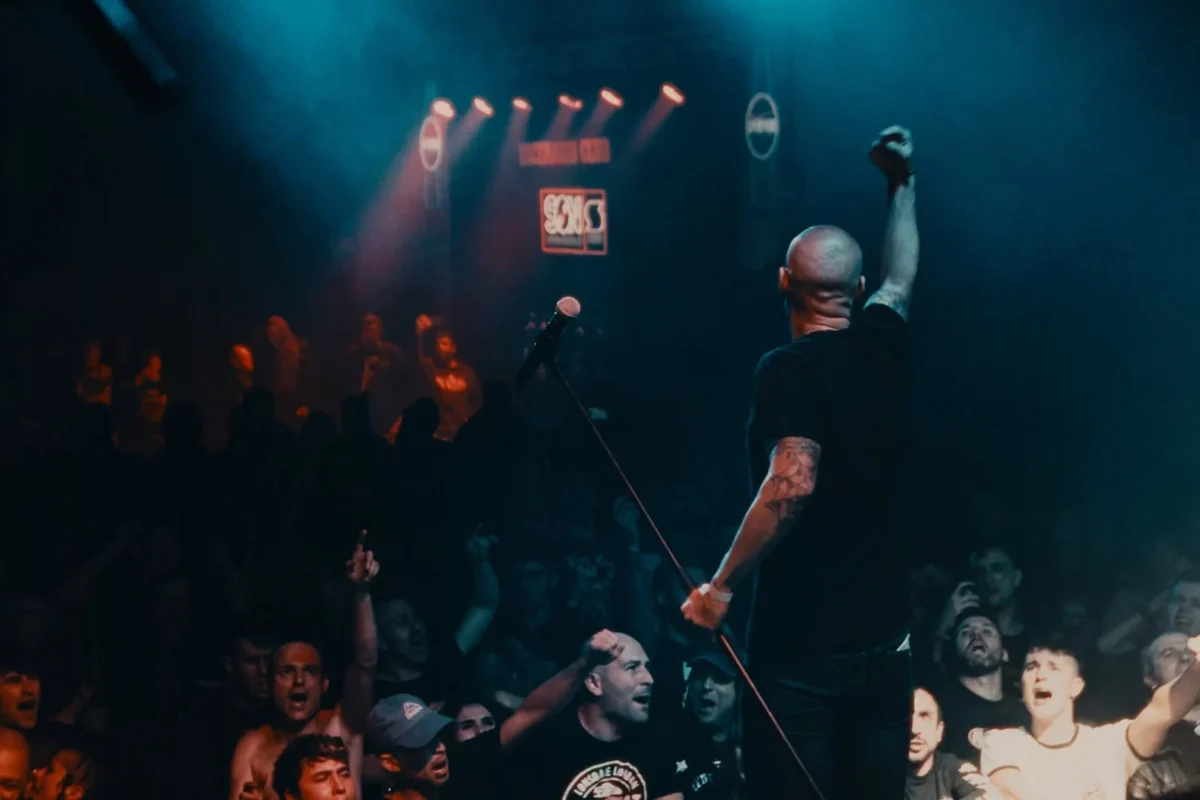 Karne Cruda estrena videoclip “Quiero ser tu Atracador”