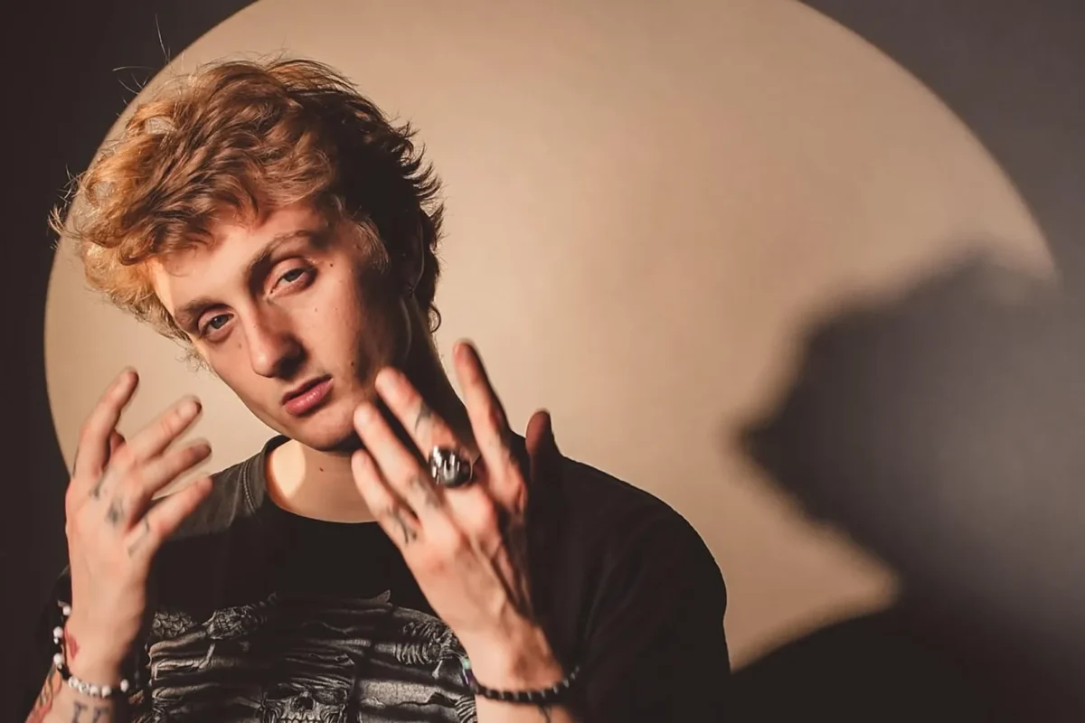 Love Ghost lanzan nuevo single “Spirit Box”