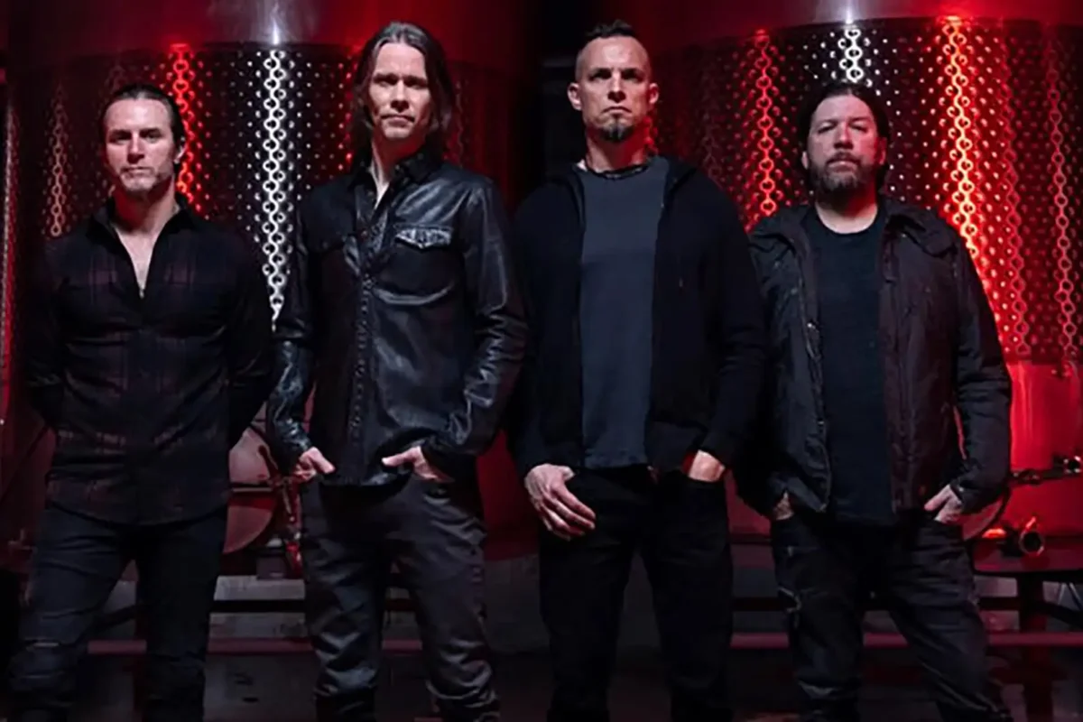 Alter Bridge estrena videoclip “Silent Divide”