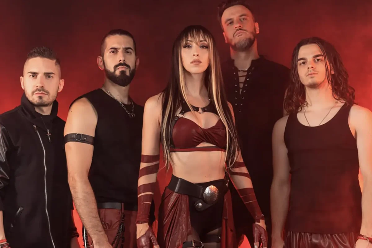 Elettra Storm estrena videoclip “Hero Among Heroes”